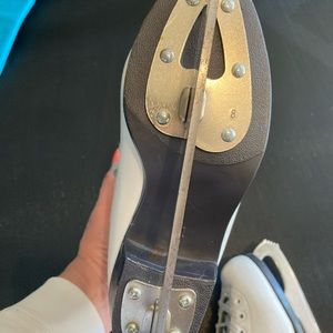 Girls size 1 Ice Skates